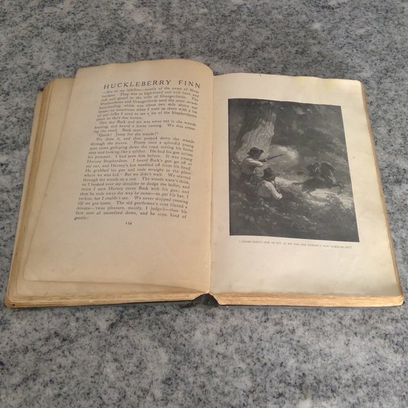 Vintage 1923 Edition of Mark Twain Book - Picture 7 of 13
